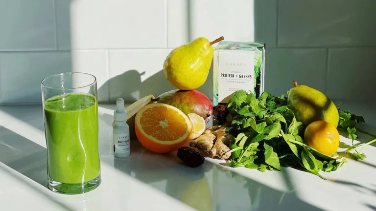 The Greenest, Cleanest Detox Smoothie, Sakara Life