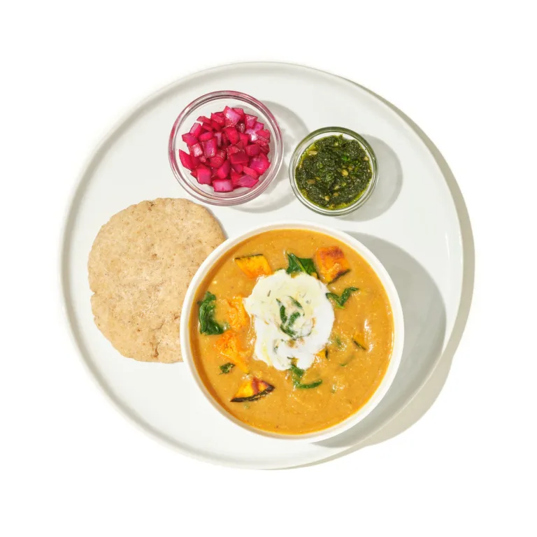 Sakara Life Clarity Curry Soup w/ Housemade Naan